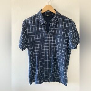💜 Men’s Uniqlo Blue and White Checkered Polo Size Medium
